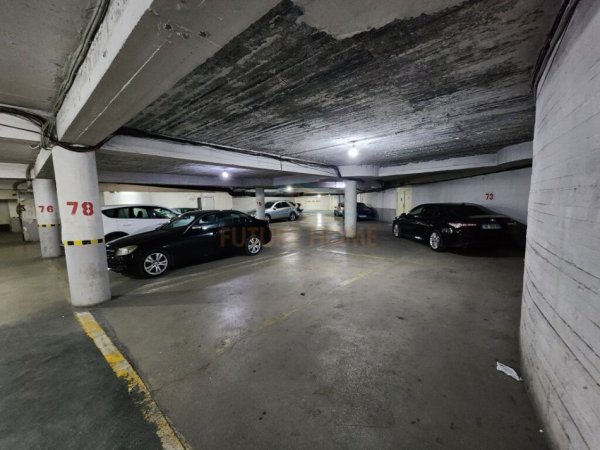 Tirane, jepet me qera apartament 2+1 Kati 12, 125 m² 1.100 € (Zogu i Zi)