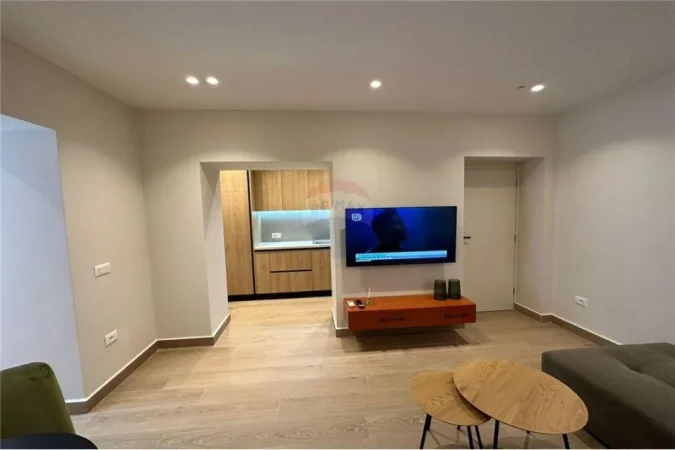 Tirane, jepet me qera 1+1 , 60 m² 550 € (Medreseja)