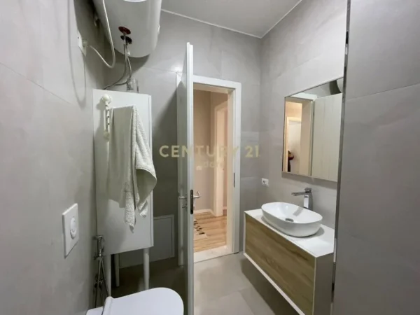 Tirane, jepet me qera apartament 2+1 Kati 7, 90 m² 750 € (rruga mihal grameno)