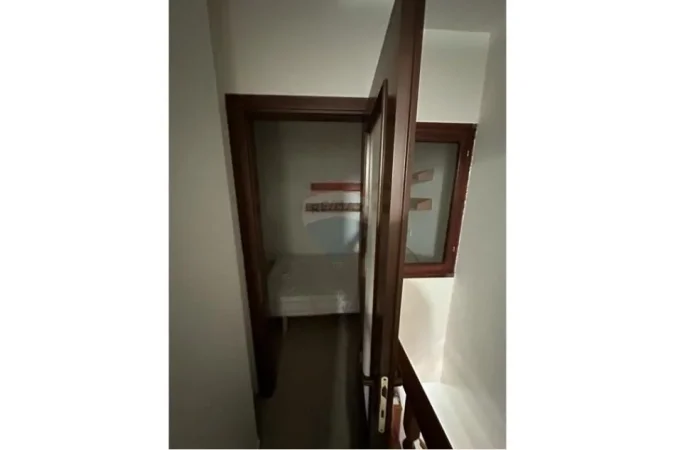 Tirane, jepet me qera apartament duplex 1+1 , 70 m² 500 € (Rr. e Elbasanit)