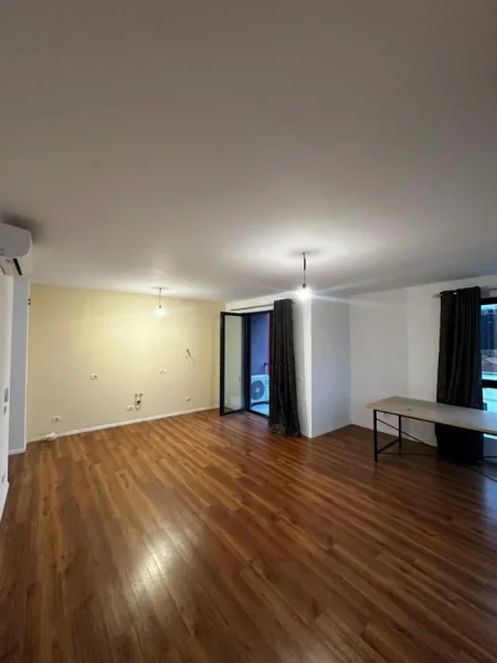 Tirane, jepet me qera 2+1+Ballkon Kati 3, 113 m² 500 € (astir)