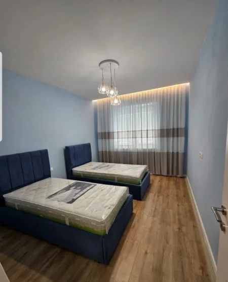 Tirane, shitet apartament 2+1 Kati 1, 75 m² 140.000 € (Rruga e Dibres)