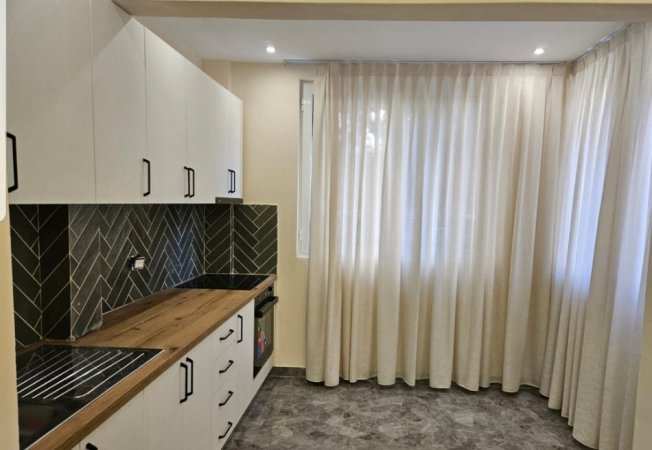 Tirane, shitet apartament 2+1 Kati 1, 75 m² 140.000 € (Rruga e Dibres)