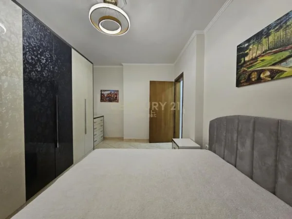 Tirane, jepet me qera apartament 2+1 Kati 2, 90 m² 750 € (myslym shyri)