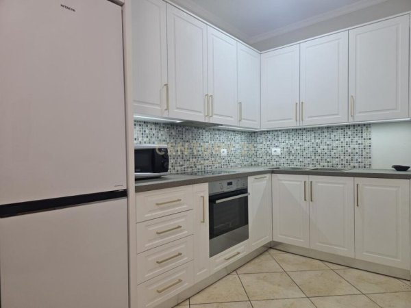 Tirane, jepet me qera apartament 2+1 Kati 2, 90 m² 750 € (myslym shyri)