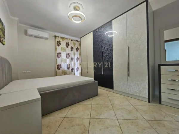 Tirane, jepet me qera apartament 2+1 Kati 2, 90 m² 750 € (myslym shyri)