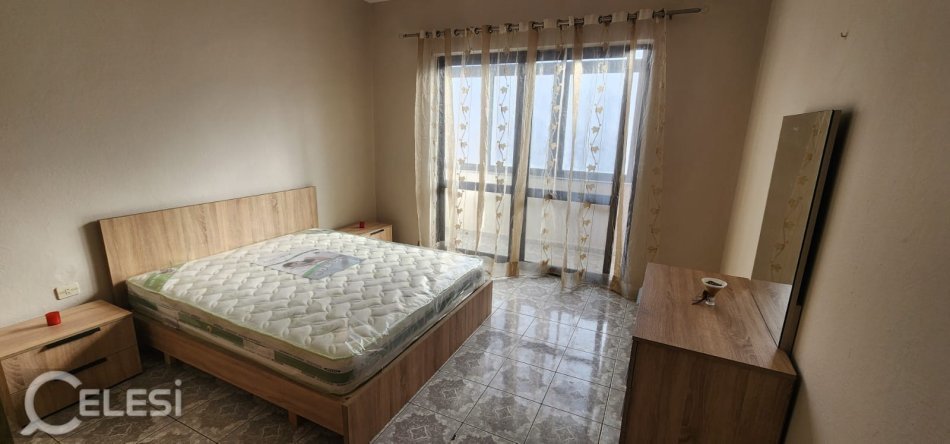 Tirane, jepet me qera apartament 1+1+Ballkon Kati 2, 70 m² 450 € (QENDER)