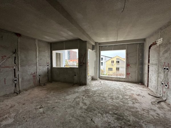 Tirane, shitet apartament 1+1+Ballkon Kati 3, 76 m² 105.990 € (Rruga e Dibres)