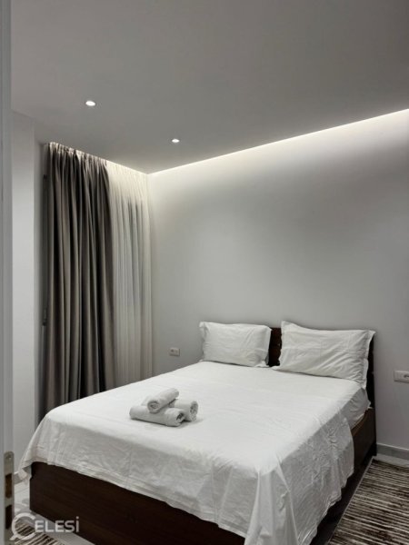 Tirane, jepet me qera apartament 1+1 Kati 1, 65 m² 400 € (RRUGA 5 MAJI)