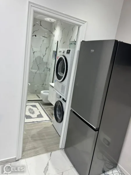 Tirane, jepet me qera apartament 1+1 Kati 1, 65 m² 400 € (RRUGA 5 MAJI)