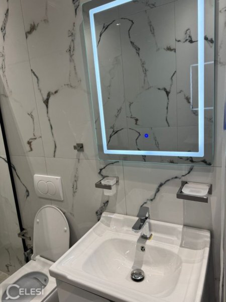 Tirane, jepet me qera apartament 1+1 Kati 1, 65 m² 400 € (RRUGA 5 MAJI)