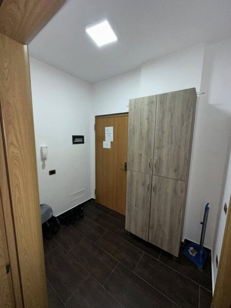 Durres, jepet me qera apartament 1+1+Ballkon Kati 4, 250 m² 250 € (shkemb kavajes)