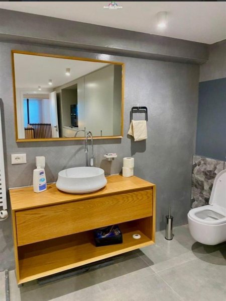 Tirane, jepet me qera apartament 2+1 Kati 1, 126 m² 1.200 € (myslym shyri)