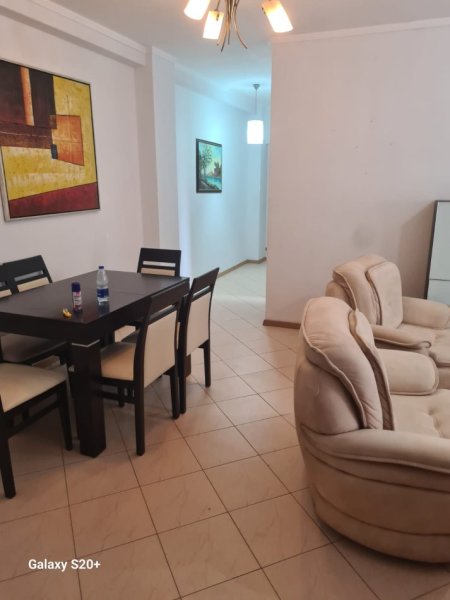 Tirane, jepet me qera apartament Kati 5, 106 m² 700 € (Rruga e Kosovareve)