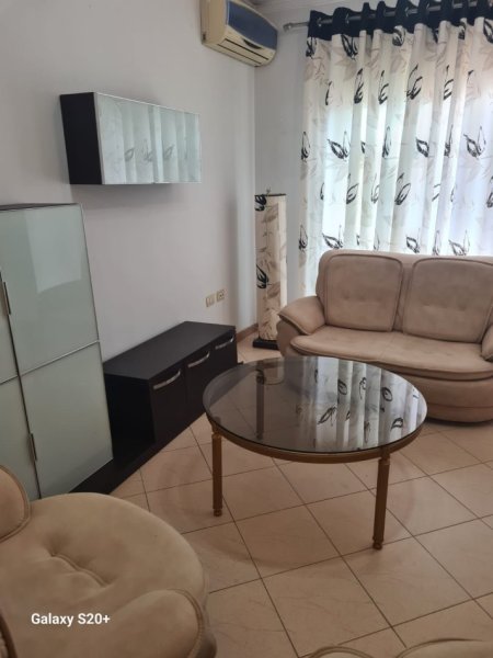 Tirane, jepet me qera apartament Kati 5, 106 m² 700 € (Rruga e Kosovareve)