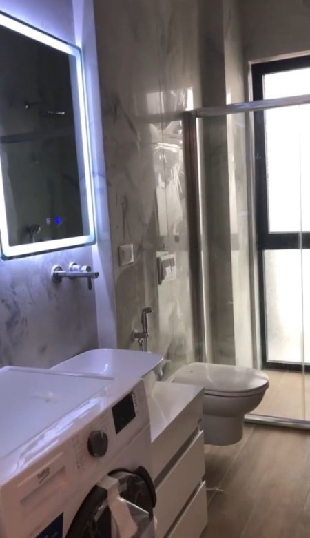 Tirane, jap me qera apartament 1+1+Ballkon Kati 9, 65 m² 550 € (Rruga e Dibres, Kompleksi Arlis)