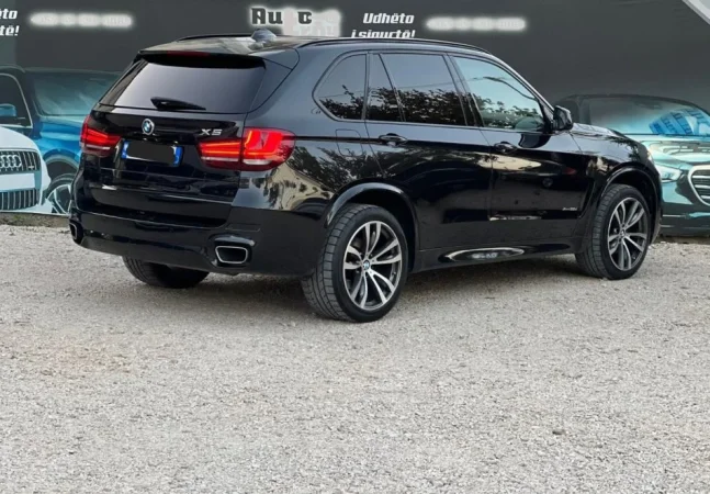 Tirane, shes makine BMW X5 350D VITI 2014 Nafte, e zeze automatik Klima 243.000 km 23.500 €