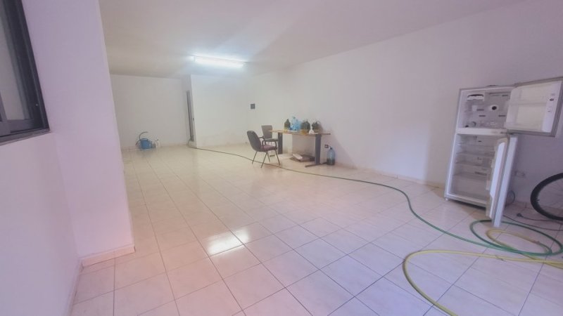 Durres, shitet ambjent biznesi Kati 0, 133 m² 155.000 € (Prane Extra Market, Rr. Hafiz Podgorica Durres)