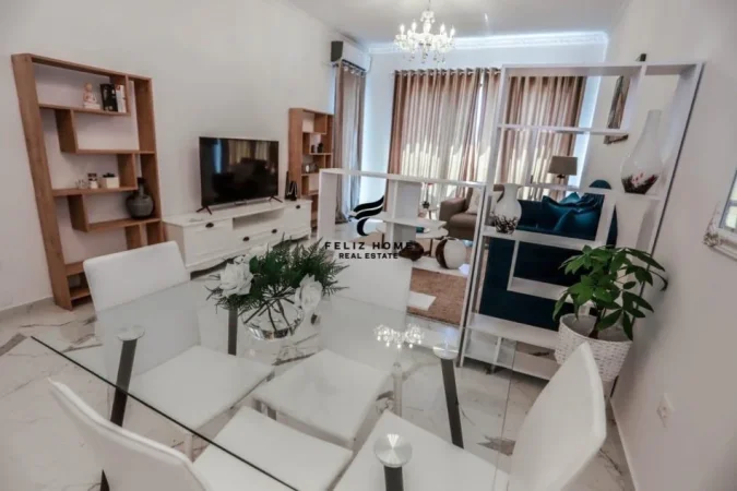 Tirane, jepet me qera apartament 1+1+Ballkon Kati 6, 78 m² 800 € (SQUARE 21)