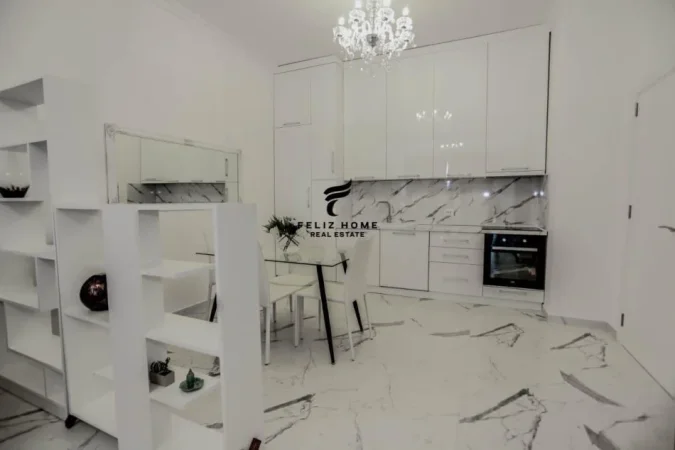 Tirane, jepet me qera apartament 1+1+Ballkon Kati 6, 78 m² 800 € (SQUARE 21)