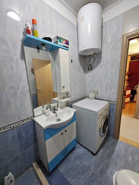 Tirane, apartament 2+1 , (Liqeni i Thate)