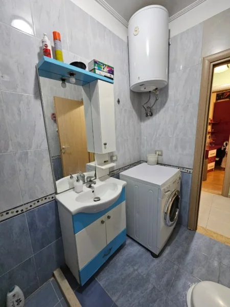 Tirane, apartament 2+1 , (Liqeni i Thate)