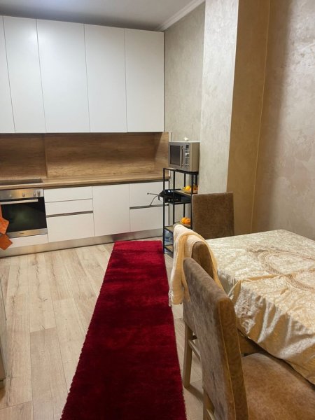 Tirane, jepet me qera apartament 3+1+Ballkon Kati 2, 105 m² 900 € 
