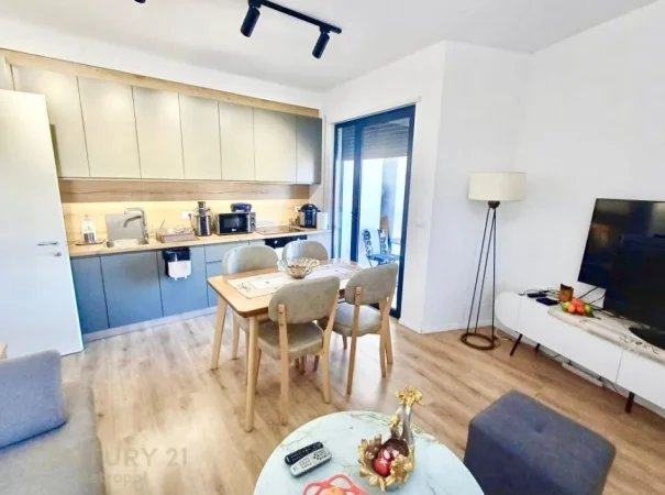 Tirane, shitet apartament 2+1 Kati 8, 92 m² 145.000 € (Ali Demi)
