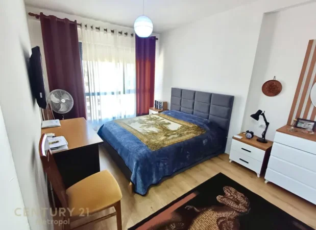 Tirane, shitet apartament 2+1 Kati 8, 92 m² 145.000 € (Ali Demi)