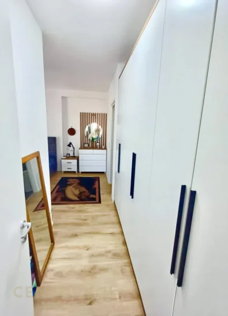 Tirane, shitet apartament 2+1 Kati 8, 92 m² 145.000 € (Ali Demi)