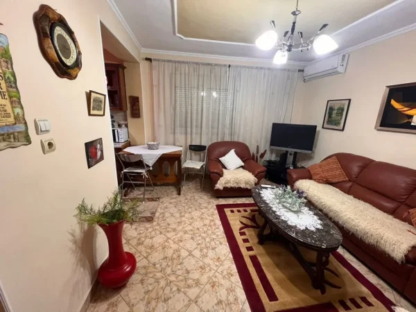Tirane, shitet apartament 2+1+Ballkon , 133.000 € (Mine Peza)