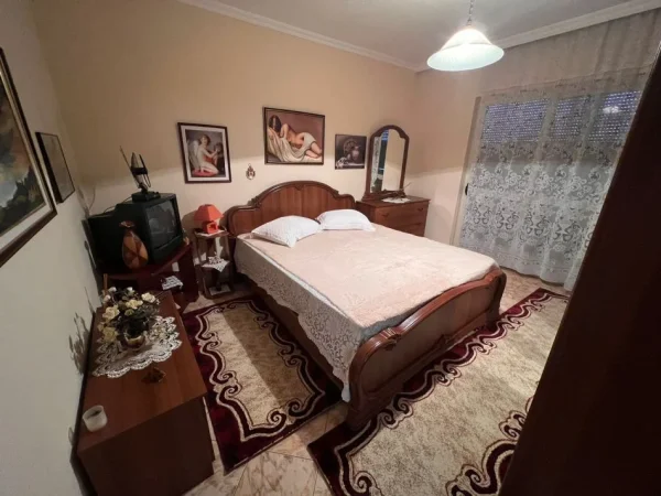 Tirane, shitet apartament 2+1+Ballkon , 133.000 € (Mine Peza)