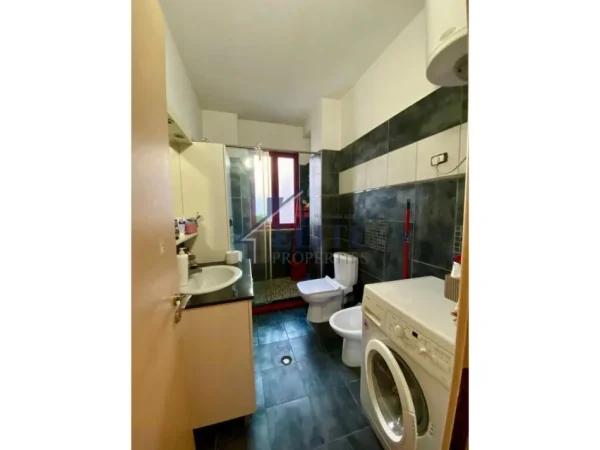 Tirane, shitet apartament 3+1+Ballkon Kati 4, 132 m² 198.000 € (Yzberisht)
