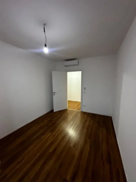 Tirane, jap me qera apartament 2+1+Ballkon Kati 3, 113 m² 500 € (astir)