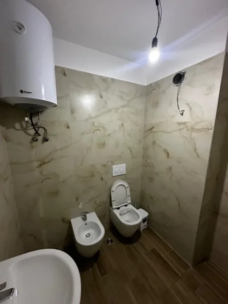 Tirane, jap me qera apartament 2+1+Ballkon Kati 3, 113 m² 500 € (astir)