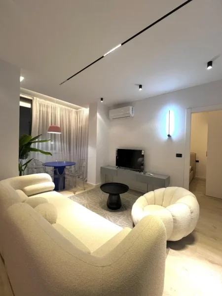 Tirane, shitet apartament 1+1 , 50 m² (Komuna e Parisit)