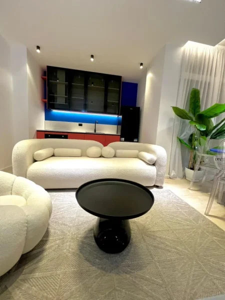 Tirane, shitet apartament 1+1 , 50 m² (Komuna e Parisit)