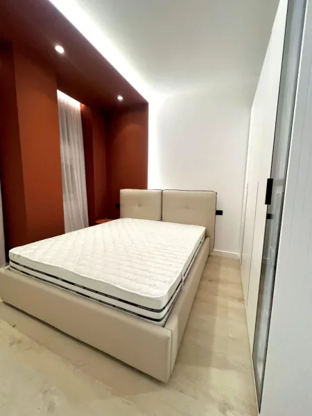 Tirane, shitet apartament 1+1 , 50 m² (Komuna e Parisit)