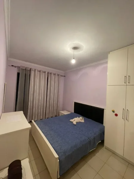 Tirane, jepet me qera apartament 2+1+Ballkon Kati 3, 80 m² 450 € (astir)