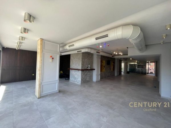 Tirane, jepet me qera ambjent biznesi Kati 1, 202 m² 1.500 € (Astir)