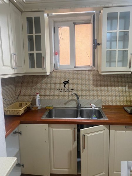 Tirane, jepet me qera apartament 3+1 Kati 2, 120 m² 400 € (SIRI KODRA)