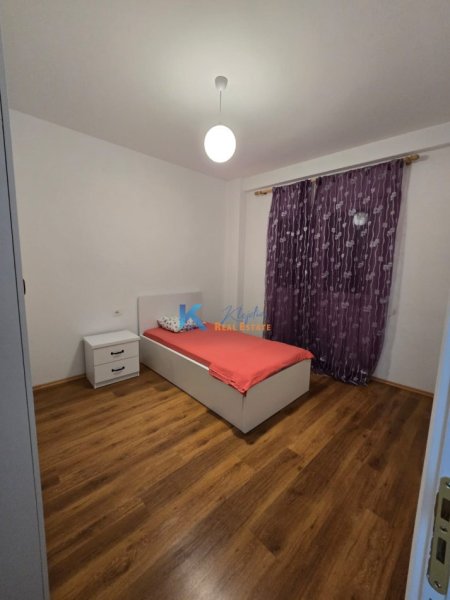 Tirane, jap me qera apartament 2+1+Ballkon Kati 4, 111 m² 650 € (2+1+2 per qira ne Ali Dem, afer Big Market)