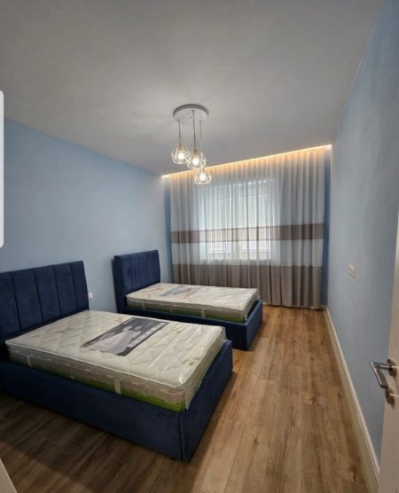 Tirane, shitet apartament 2+1+Ballkon Kati 4, 75 m² 139.999 € (Rruga Ferit Xhajko)