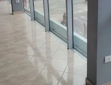 Tirane, jepet me qera ambjent biznesi Kati 2, 220 m² 2.200 € (Dritan Hoxha)