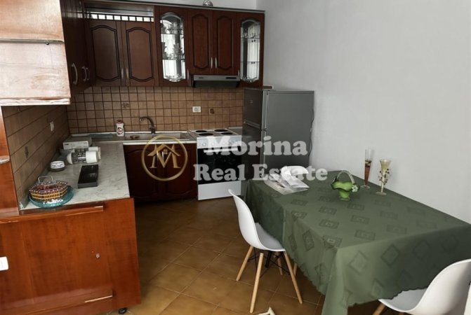 Tirane, jepet me qera shtepi 2+1 Kati 3, 98 m² 400 € (Selite)