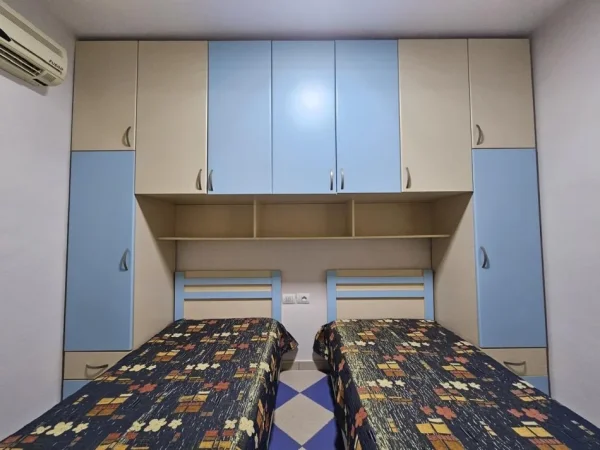 Tirane, jepet me qera apartament 2+1+Ballkon Kati 4, 90 m² 749 € (21 Dhjetori)