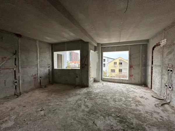 Tirane, shitet apartament 2+1+Ballkon Kati 8, 114 m² 159.600 € (Rruga e Dibres)