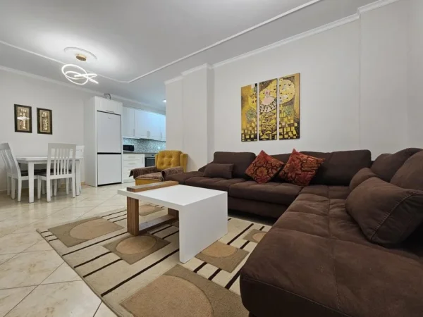 Tirane, jepet me qera apartament 2+1 Kati 2, 90 m² 750 € (21 DHJETORI)
