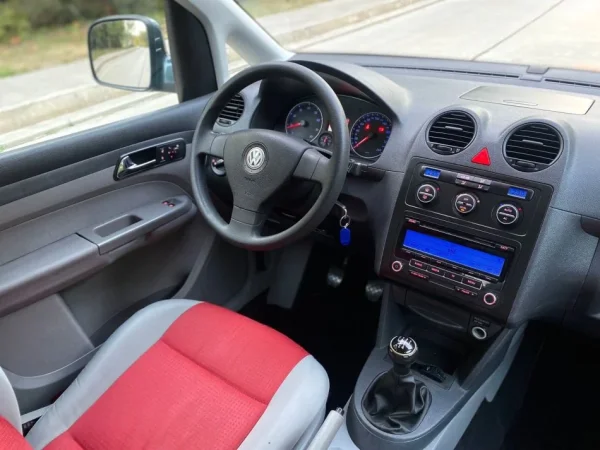 Tirane, shitet makine Volkswagen caddy benzine gaz Benzin+Gaz, gri e erret manuale, Klima