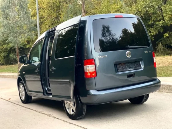 Tirane, shitet makine Volkswagen caddy benzine gaz Benzin+Gaz, gri e erret manuale, Klima